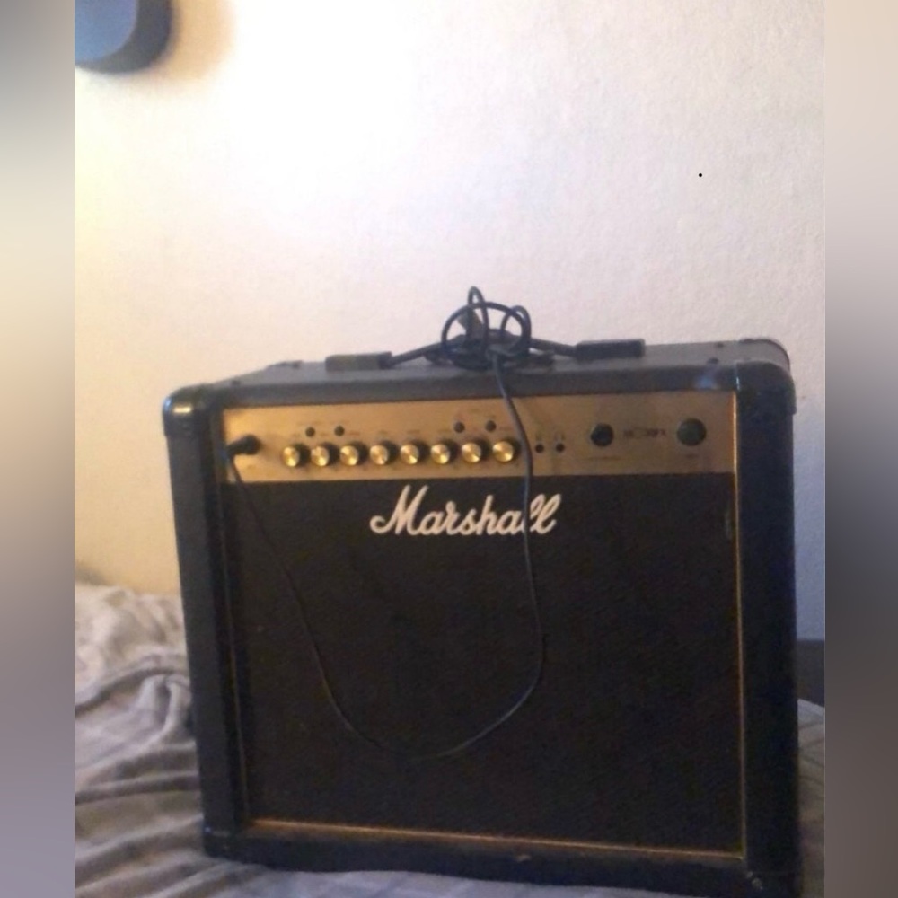 Marshall Amp - Picture 5 of 6